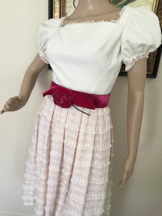 50’s Vintage White and Pink “Carlye” Lace Detail … - image 1