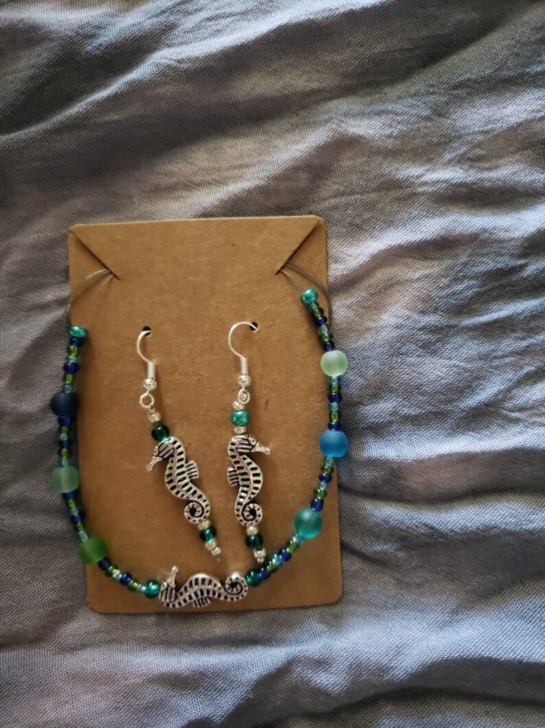 Earring and necklace set