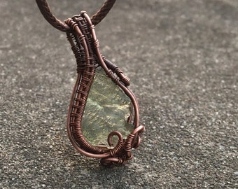 Collar de moldavita auténtica, colgante de moldavita real, joyería de moldavita, collar de cristal de moldavita auténtica, piedra de moldavita, dije de moldavita en bruto