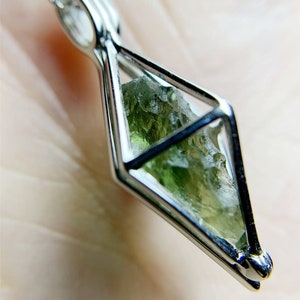 Real Moldavite necklace, Moldavite Crystal,Moldavite crystal Pendant,Moldavite Jewelry,Authentic Moldavite Necklace,Genuine Moldavite Stone