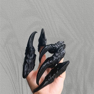 Halloween Cosplay Mechanical robot Gloves Black technology gloves Advanced Mechanical Claw Black Ghost hand props hand claws joints movable
