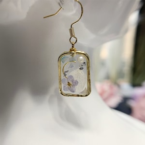 Myosotis sylvatica Resin flower earrings,Real flower earrings,resin floral earring,dried flowers earrings,real flower jewelry,pressed flower