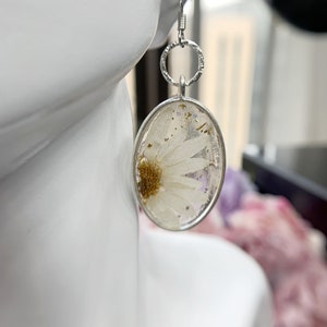 Red chrysanthemum Resin flower earring,Real flower earrings,resin flower earrings,dried flowers earrings,real flower jewelry,pressed flower