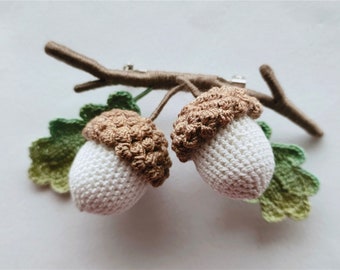 Crochet Acorn Brooch,Handmade Autumn gift,Wedding flower boutonniere,velvet acorn jewelry,Custom Gingko leaves,Vintage acorn Brooches Pin