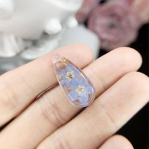 Myosotis sylvatica Resin flower earrings,Real flower earrings,resin flower earrings,dried flowers earring,real flower jewelry,pressed flower
