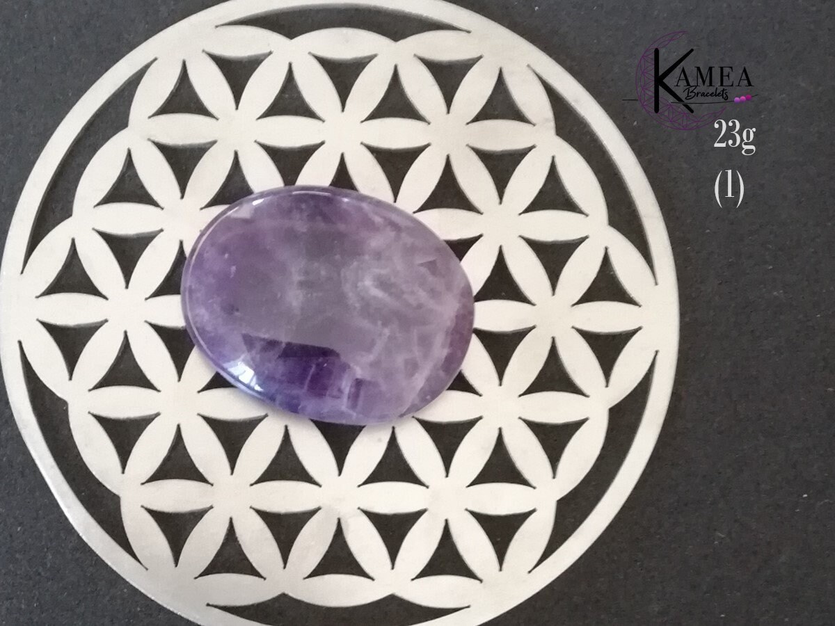 Pierre Plate de Amethyste Polie à La Main Environ 4.5x6cm