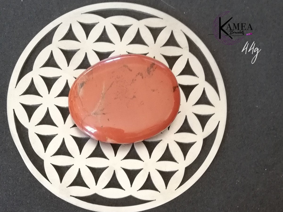 Pierre Plate de Jaspe Rouge Polie à La Main Environ 4.5x6cm