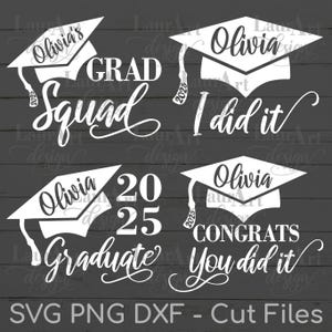 パーソナライズされた卒業チーム SVG バンドル、卒業おめでとう、キャップのカスタム名、2025 年卒業生、卒業 T シャツ プリント、卒業チーム