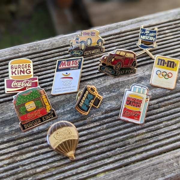 Divers badges publicitaires vintage, Ford, Mars, M & Ms, Burger King