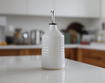 Bottiglia per olio d'oliva Pepo Ceramics Groove - bianco lucido