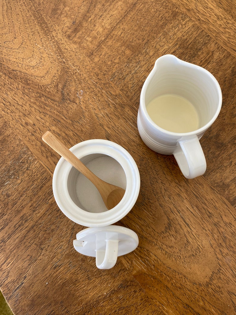 Pepo Ceramics Groove Cream + Sugar Set- gloss white