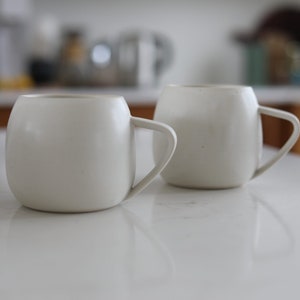 Pepo Ceramics Belly Mug- matte white