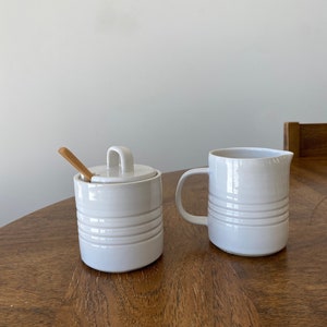 Pepo Ceramics Groove Cream + Sugar Set- gloss white