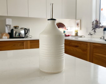 Pepo Ceramics Groove Oil Bottle- matte white