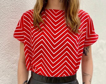 Vintage 80s Red and White Zig Zag Print Blouse, Campus Casuals, Short Sleeve Blouse, Vintage Blouse, Everyday Work Blouse, Size Small