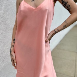 Vintage 90s/Y2K Pink Satin Slip, Slip Dress, Vintage Lingerie, Satin Slip, Satin Dress, Y2k Dress, 90s Slip, Minimalist Dress, Size Medium image 3