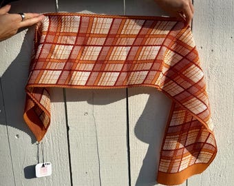 Bufanda vintage plisada a cuadros marrones / Bufanda clásica rectangular a cuadros