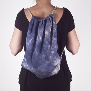 Teints à la main, sac à dos je Festival sac j’ai cousu à la main je cordon je bleu sac à dos