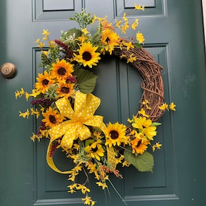 Sunny Sunflower Wreath, yellow polka dots