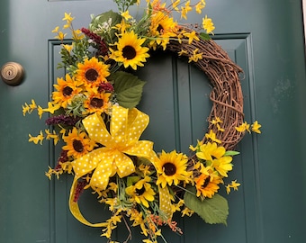 Sunny Sunflower Wreath, yellow polka dots