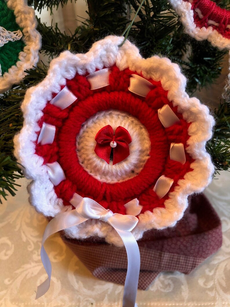 Christmas wreath ornaments set of 4, crochet image 6