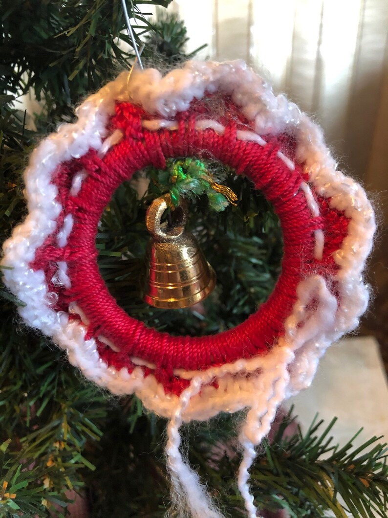 Christmas wreath ornaments set of 4, crochet image 5