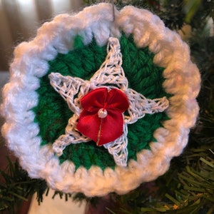 Christmas wreath ornaments set of 4, crochet image 4