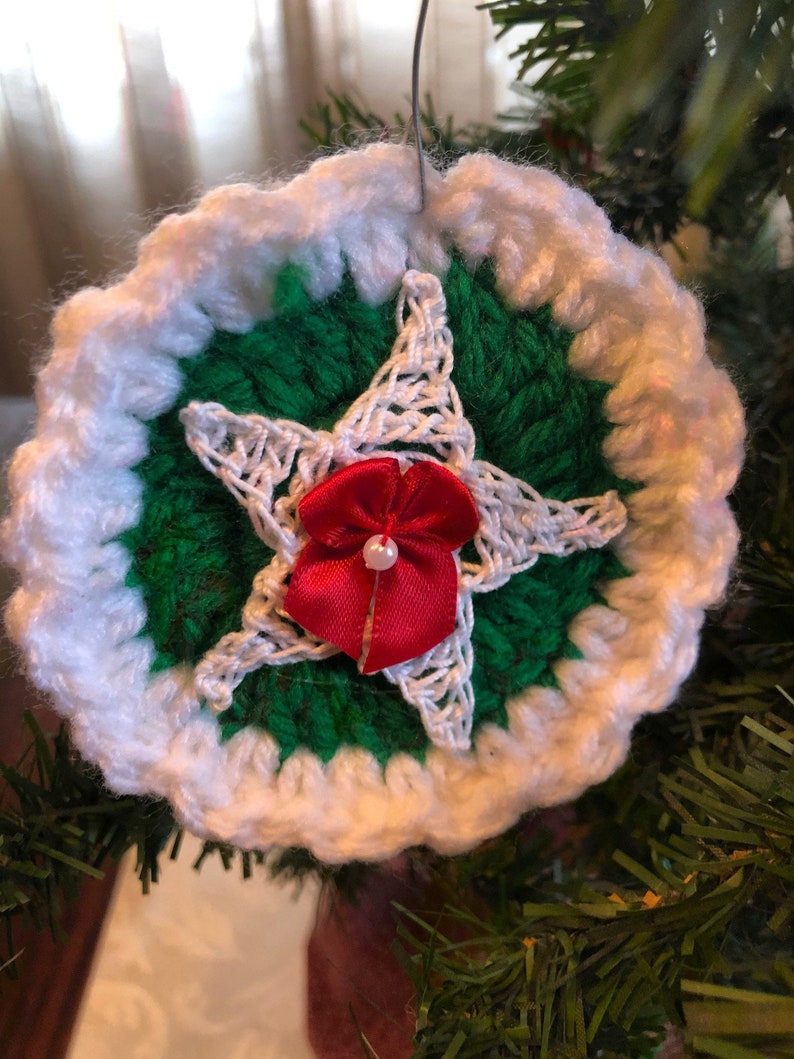 Christmas wreath ornaments set of 4, crochet image 4