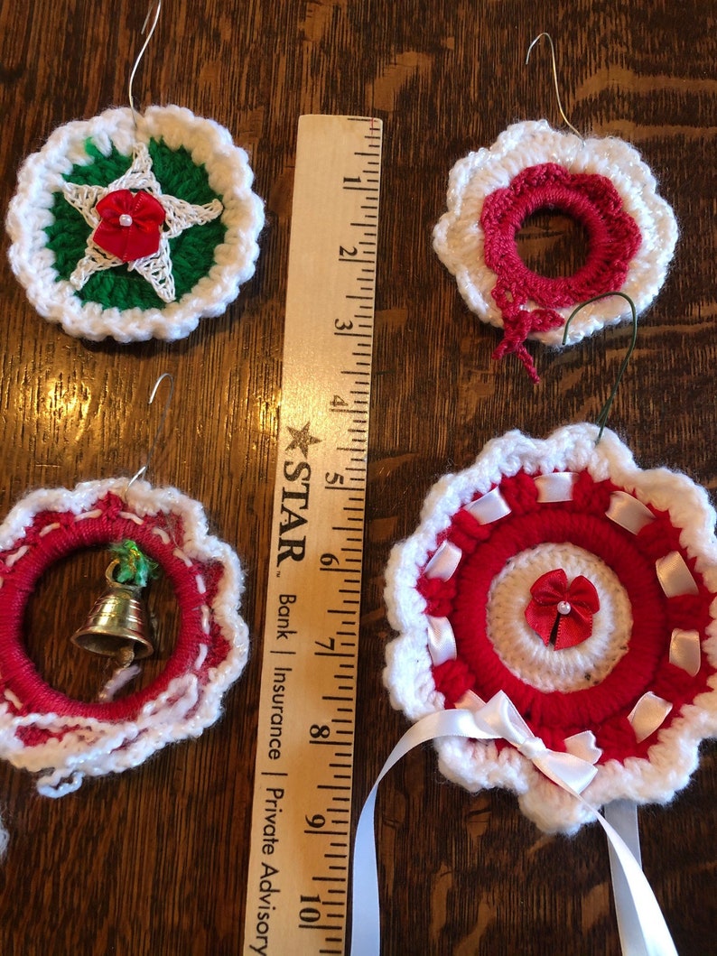 Christmas wreath ornaments set of 4, crochet image 2