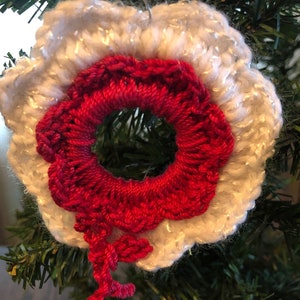 Christmas wreath ornaments set of 4, crochet image 3