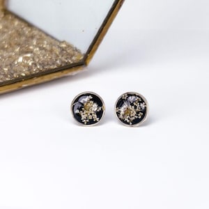Queen Anne&#39;s Lace Black Stud Earrings