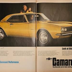 Anuncio impreso del Chevy Camaro con decoración retro de los años 60