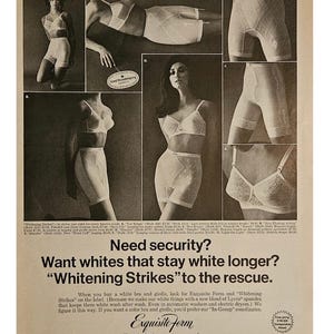 Anuncio impreso vintage de ropa interior de la década de 1960 con decoración retro