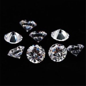 Moissanite 0.3  Carat 4 mm VVS1 - D  - Round