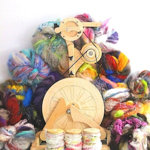 Handcrafted Wooden Spinning Wheel With 3 Bobbins Fiber Art Tool