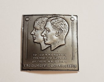 1939 Royal Visit to Canada King George VI & Queen Elizabeth Commemorative Metal Faceplate