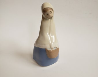 Vintage REX Valencia Porcelain Girl with Basket Figurine