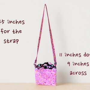 Handgemachte Crossbody-Tasche / Geldbeutel / Tote Bag / Schultasche / Schultertasche / Tasche mit Taschen / Geschenk für Sie / Besondere Anlässe / Einzigartiges Geschenk