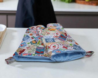 Oven Mitts / Oven Gloves / Gift For Her / Cooking Gift / Baking Present / Vampire Cats / Kitchen Decor / Special Occasion / Dinnerware Gift