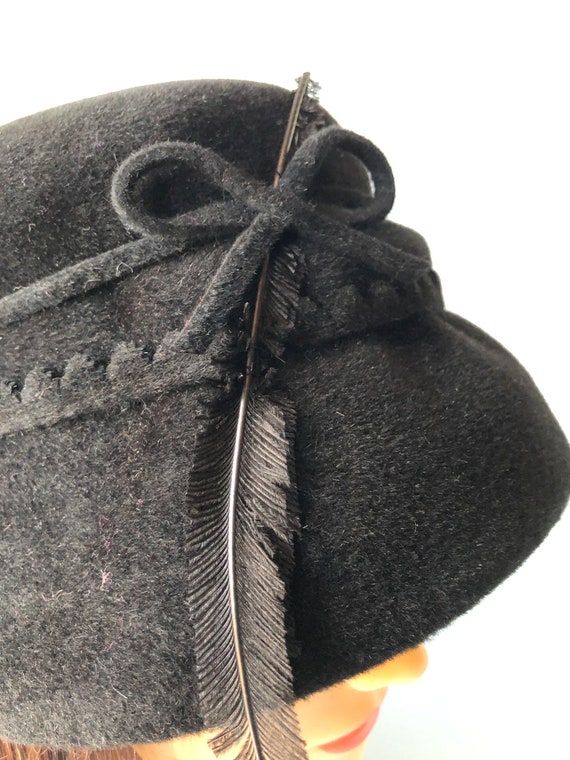Vintage Black Velour Cloche Hat with Feather Plum… - image 5