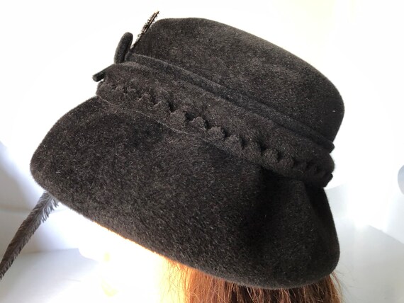Vintage Black Velour Cloche Hat with Feather Plum… - image 7