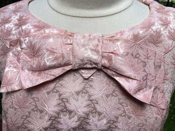 Vintage 1950s Pink Sleeveless Blouse with Bow and… - image 7