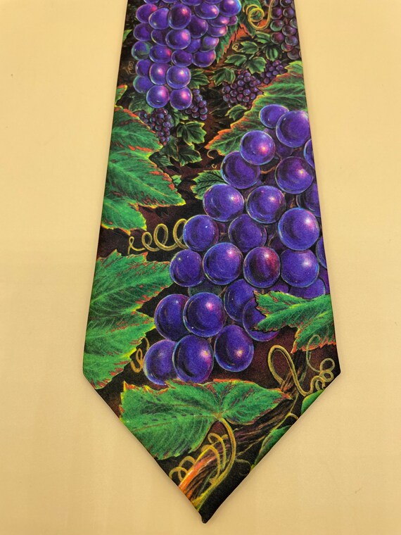 Vineyard Grapes Necktie Vintage Grapevine Novelty 