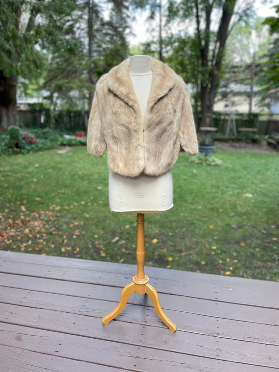 Luxurious 1950s Genuine Blonde Mink Fur Capelet Vi