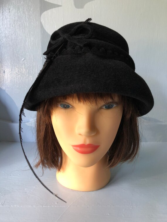 Vintage Black Velour Cloche Hat with Feather Plum… - image 3