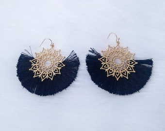 Pendientes de borla dorada y negra, borlas