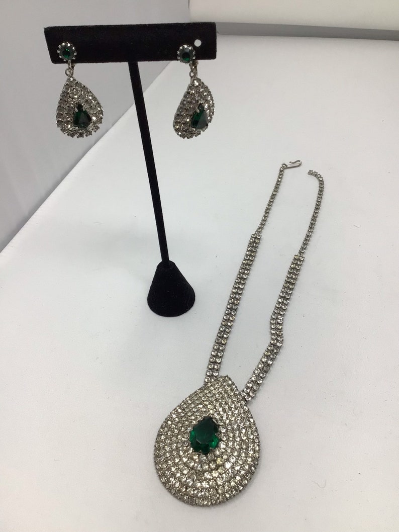 Celebrity NY Vintage necklace and earring set image 1