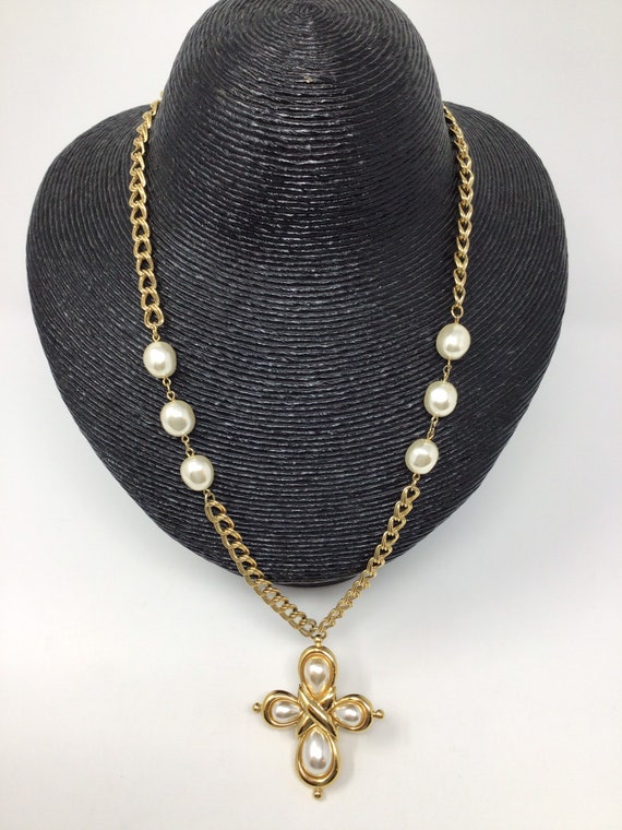 Vintage Napier gold tone necklace with faux pearl