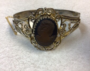 Vintage whiting and Davis Cameo Bracelet