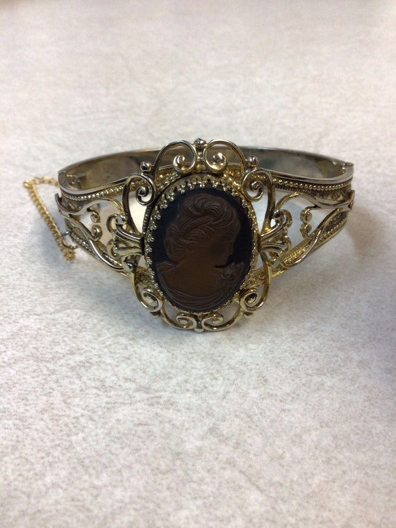 Vintage whiting and Davis Cameo Bracelet